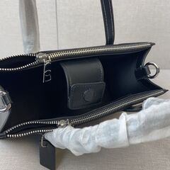 [コーチ]  ブラックシンプル nina Sサイズトートバッグ オシャレでコーディネート自在のハンドバッグの画像