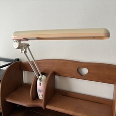 カリモク家具　勉強机の画像