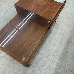 ★リユースのサカイ高崎店★TJ13072  ガラステーブル 茶 H41×D40×W79.8 クリーニング済みの画像