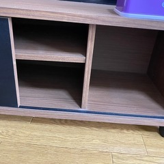 テレビボードの画像