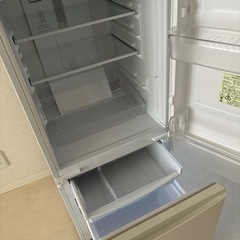 【譲り先決定しました】SHARP 冷蔵庫 137Lの画像