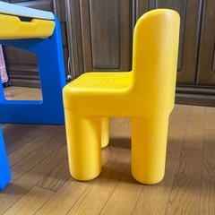 little tikes キッズデスク　椅子セット
の画像