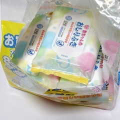 おむつ替えセットとペットシーツスーパーワイドの画像