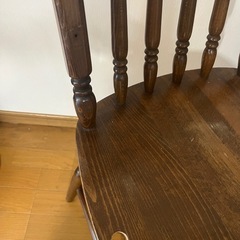 木製アンティーク椅子（ブラウン）の画像