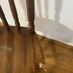 木製アンティーク椅子（ブラウン）の画像