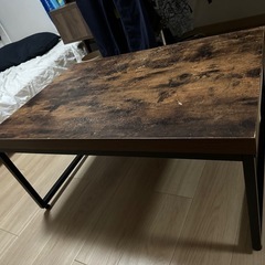 ニトリテーブルの画像