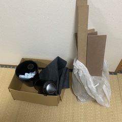 電気ケトルとゴミの画像