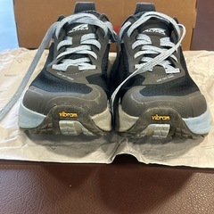 トレイルランニングシューズ25.5cmの画像