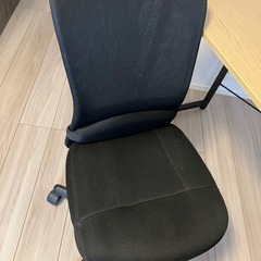 ニトリ デスク 回転チェア付きの画像