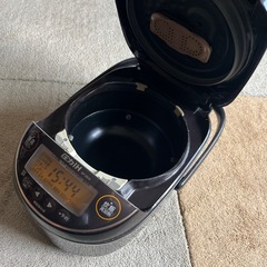 象印 炊飯器　NP-ZS10の画像