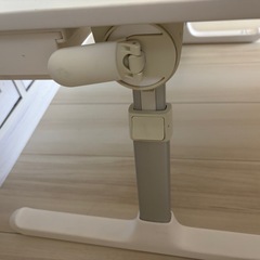 ラップトップテーブルの画像