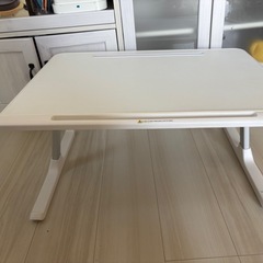ラップトップテーブルの画像