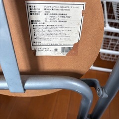 折りたたみイスの画像