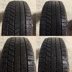 B-18 タイヤ 中古 
BRIDGESTONE STUDLESS BLIZZAK VRX3 185/60R15の画像