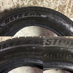 B-18 タイヤ 中古 
BRIDGESTONE STUDLESS BLIZZAK VRX3 185/60R15の画像