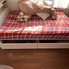 セミダブルベット＆マットレス一式の画像