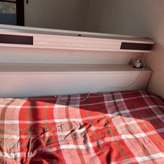 セミダブルベット＆マットレス一式の画像