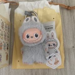らぶぶ ラブブ LABUBU PIN FOR LOVE イニシャル Cの画像