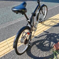 リサイクルショップどりーむ天保山店　No502　自転車　20インチ　6段切替付き🎵　折りたたみ式で便利🎵の画像