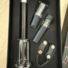 新品　
ワインオープナー バキュームボトルストッパー 栓抜き ポアラー フォイルカッター の画像