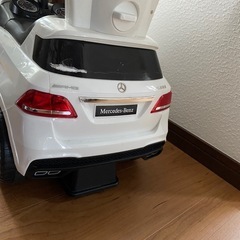 子供　足漕ぎ自動車　ベンツの画像
