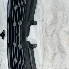 フォレスター純正フロントグリルSKE系　の画像