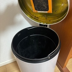 ゴミ箱の画像
