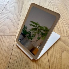 【Francfranc】LED 折り畳みミラー ホワイトの画像
