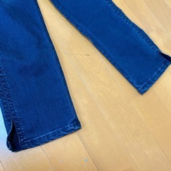 美品！！スリット付きスキニーデニムの画像