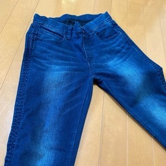 美品！！スリット付きスキニーデニムの画像