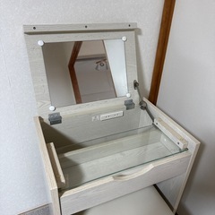 【コンセント付】
ドレッサーの画像