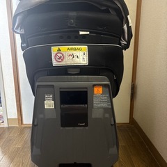 combi 最上位モデルネルーム　エッグショック　チャイルドシートの画像