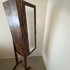アクセサリー収納付きミラー　の画像