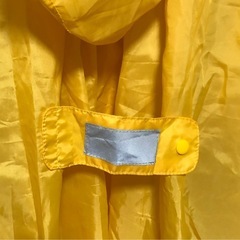 状態良　フード付きのイエロー雨具　 小学生通学用雨合羽　の画像