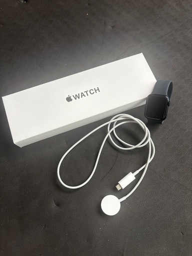 Apple Watch SE (GPSモデル) - 40mmミッドナイトアルミニウムケースとミッドナイトソロループ - サイズ6