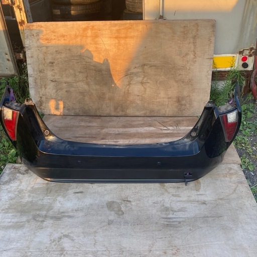 プリウス50 リアバンパー 黒