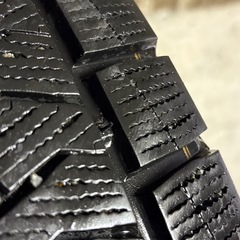 B-24 タイヤ 中古 PIRELLI STUDLESS ICE ASIMIMETRICO PLUS 215/45R17 の画像