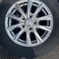 BRIDGESTONE スタッドレスタイヤ 195/65R15 VOXY の画像