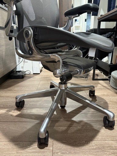 Herman Miller（ハーマンミラー） アーロンチェア リマスタード Bサイズ