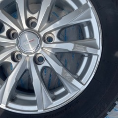 BRIDGESTONE スタッドレスタイヤ 195/65R15 VOXY の画像