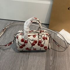 コーチ手提げバッグ バッグ ハンドバッグ ボストン ショルダーバッグ の画像