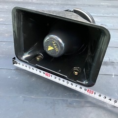 中古品　サイレンアンプスピーカー・拡声器・広報スピーカーの画像