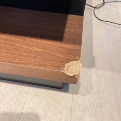ブラウン木目調のローテーブルの画像