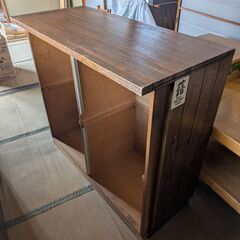 カウンター式／ディスプレー型／収納／木製棚の画像
