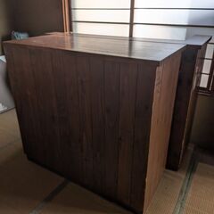 カウンター式／ディスプレー型／収納／木製棚の画像