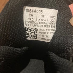 asics バッシュの画像