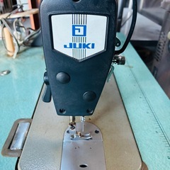 ⭐️JUKI⭐️ジューキ　業務用ミシン　DDL-227　通電確認済みの画像