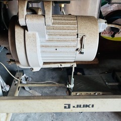 ⭐️JUKI⭐️ジューキ　業務用ミシン　DDL-227　通電確認済みの画像