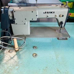 ⭐️JUKI⭐️ジューキ　業務用ミシン　DDL-227　通電確認済みの画像