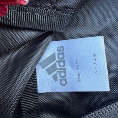 adidasトートバッグの画像